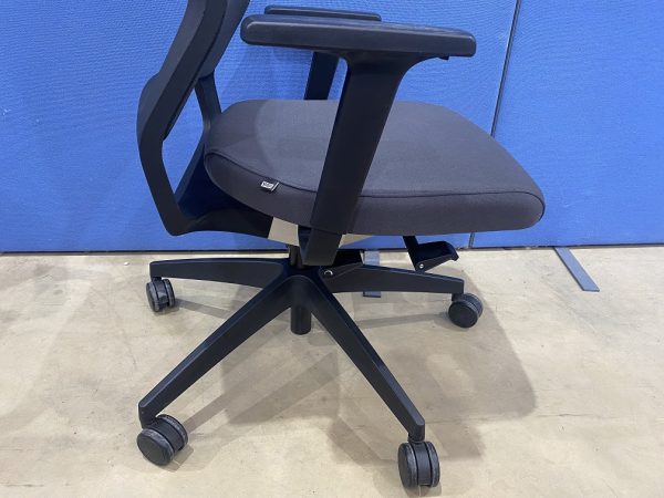 Sedus Quartback Mesh Office Chair with Arms - Image 9