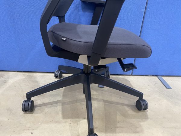 Sedus Quartback Mesh Office Chair with Arms - Image 8