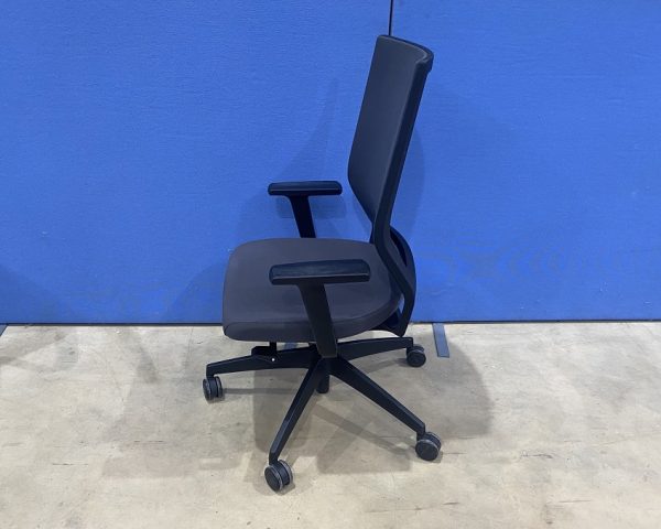 Sedus Quartback Mesh Office Chair with Arms - Image 11