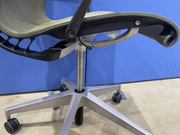 Herman Miller Setu Office Chairs in Green Mesh - Image 5