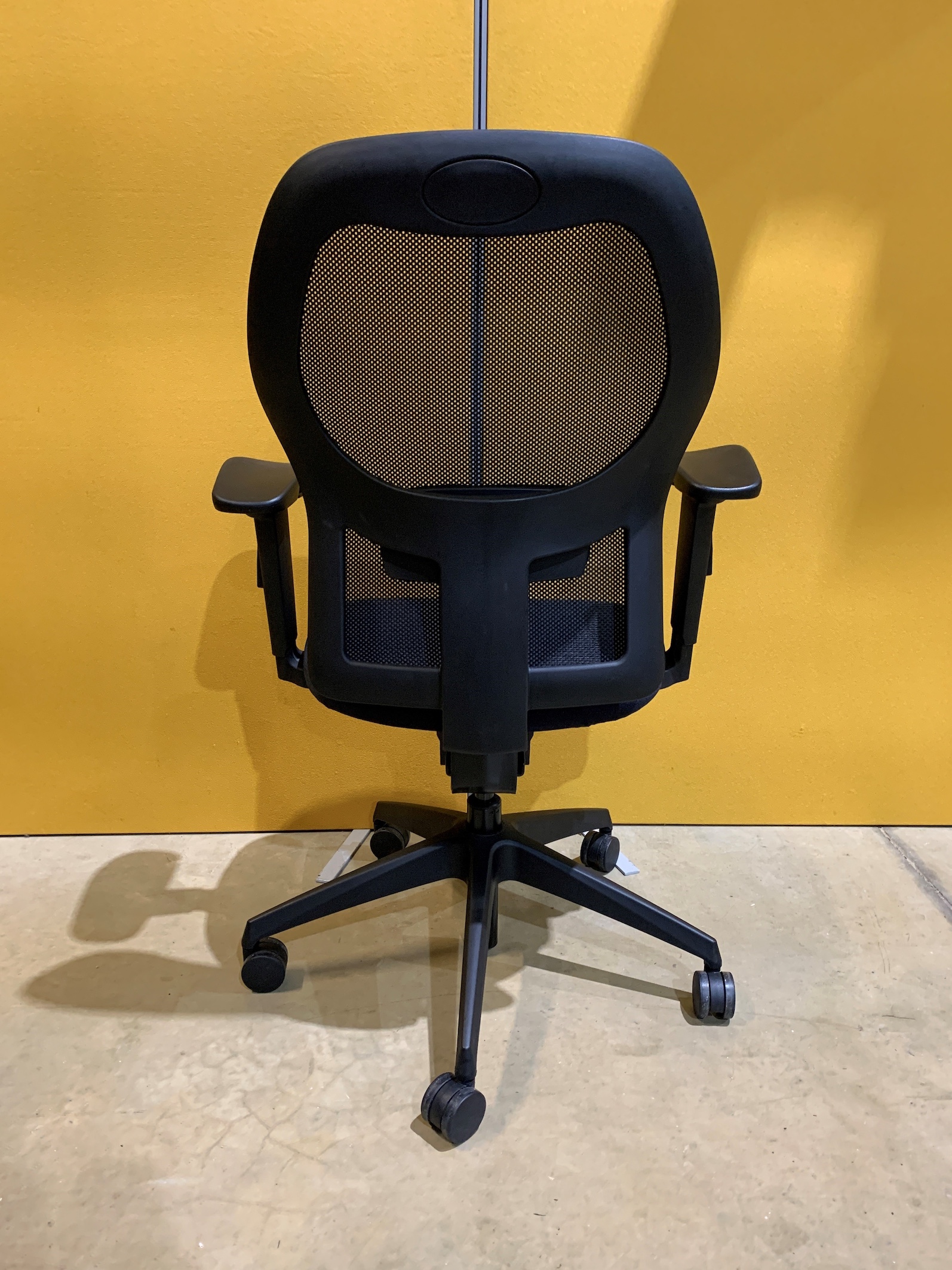 Alize Mesh Office Chair - Used - Image 3