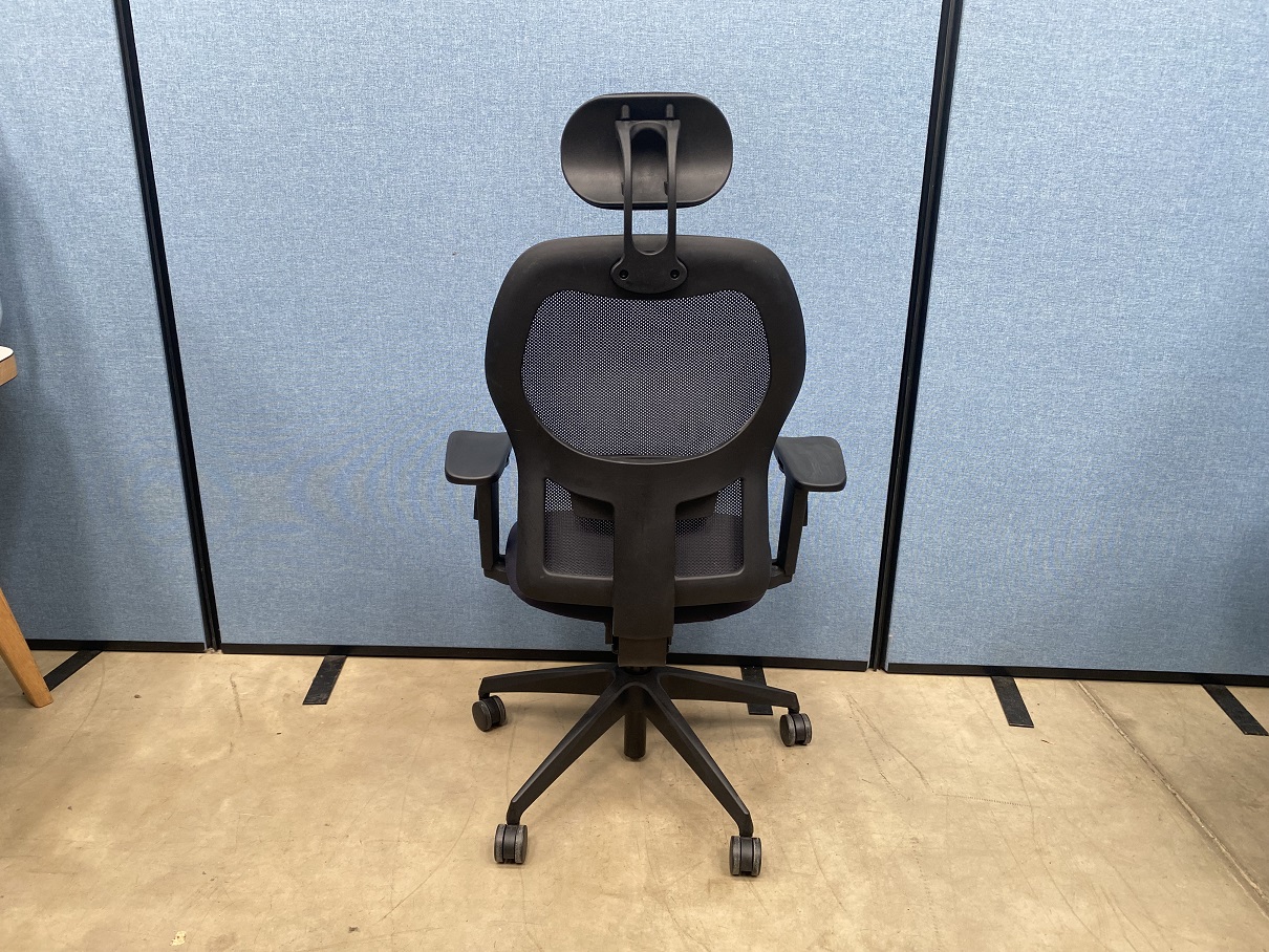 Alize Mesh Office Chair with Headrest- Used - Image 3