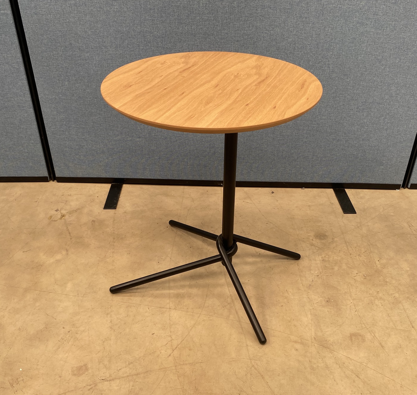Boss Leather Meeting Chairs with Table - Used - Image 4